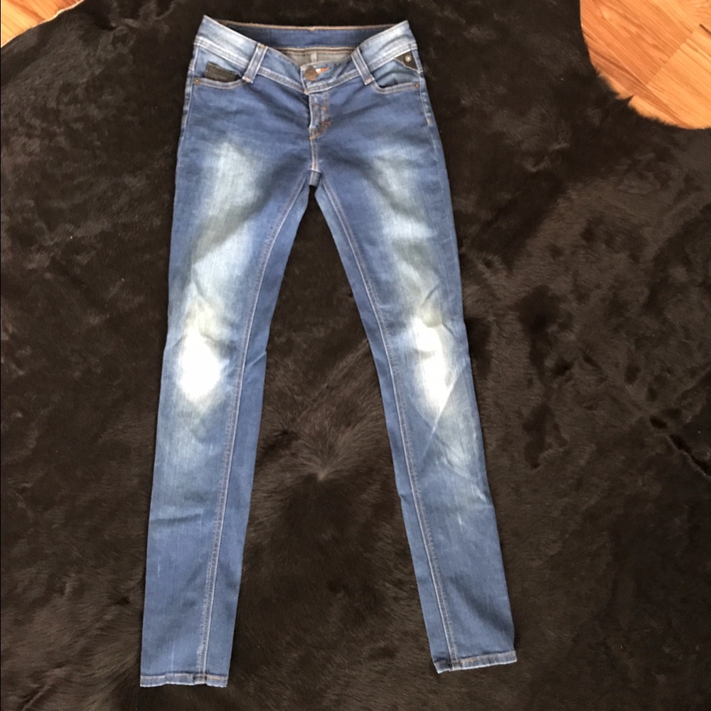 Levi skinny jeans