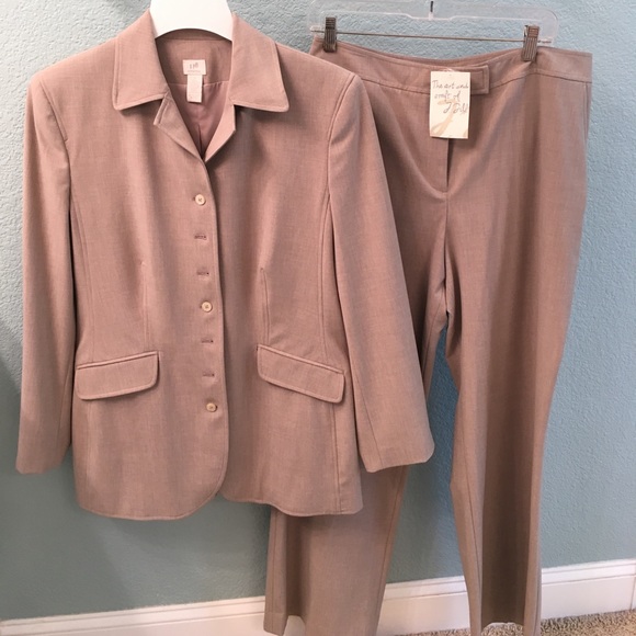 Never worn J Jill tan pant suit. - Picture 1 of 3