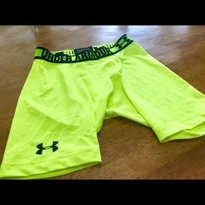 Brand new UNDER ARMOUR Compression Shorts