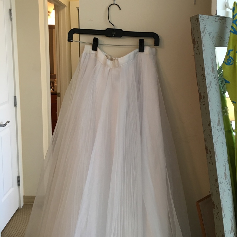 SOLD Alice and Olivia maxi skirt w tulle ❤