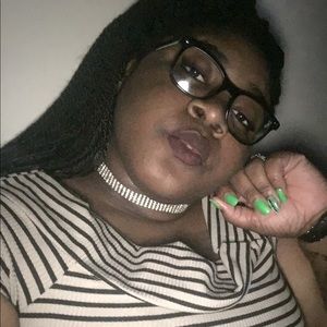 Meet your Posher, Monique