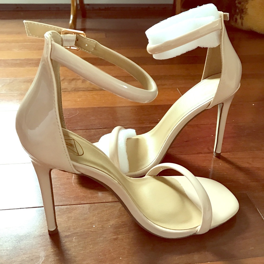 SOLD Nude patent rounded strap Heels - Picture 1 of 4