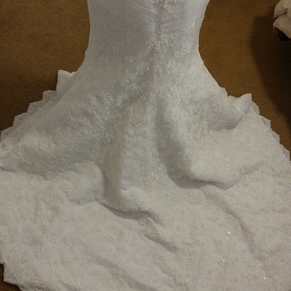 David Bridals Sweetheart Beaded Lace - Picture 1 of 3