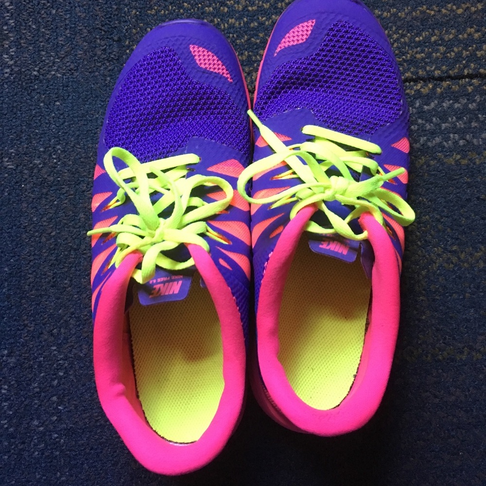 Nike shoes. Size 7. Size 7.5. Great condition.
