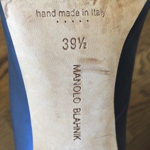 Manolo Blahnik, Blue Metallic Leather Pump