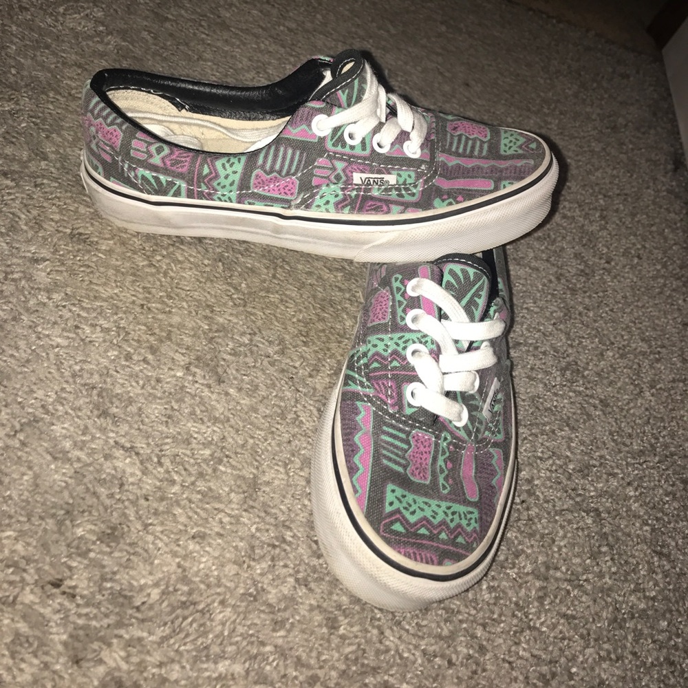 Aztec design vans-like new