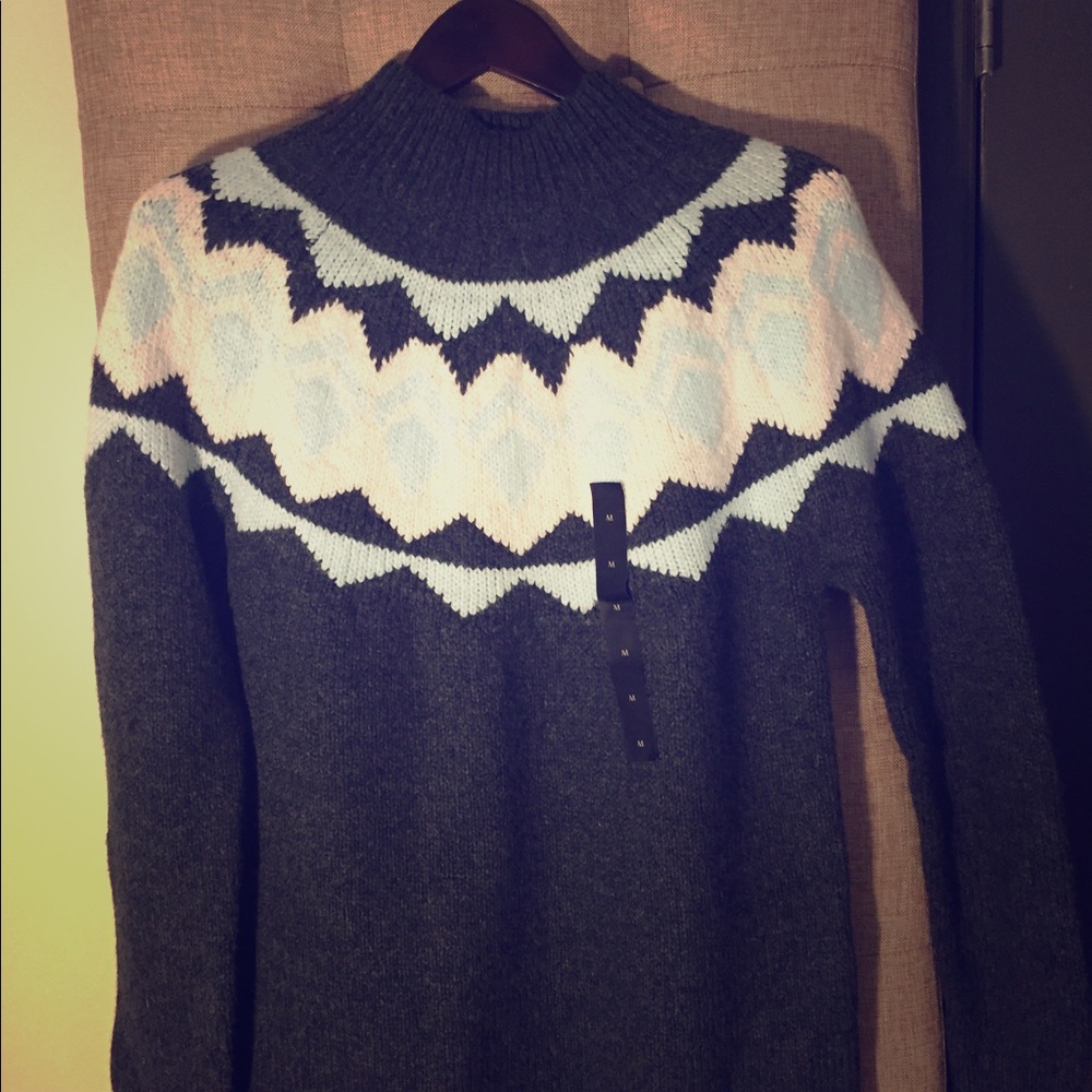 Banana republic wool sweater NWT, size Med