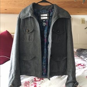 Woman's Jacket w/ Detachable Faux Fur lined hood