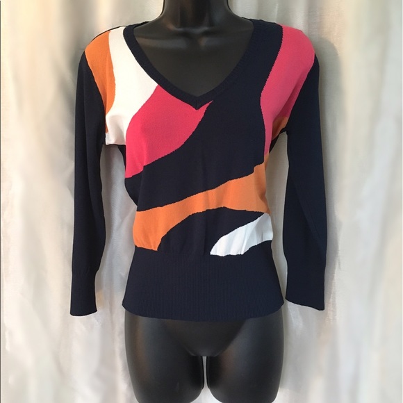 A | Line All Season~Light Weight Top🛍 Size Med - Picture 2 of 4