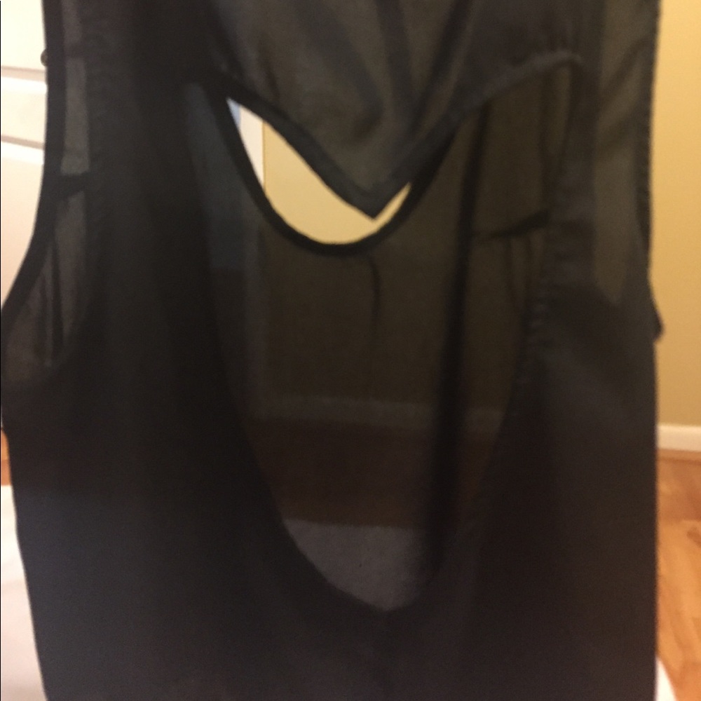 Sheer, cut out on the back in a shape of a heart🖤 - Picture 4 of 4