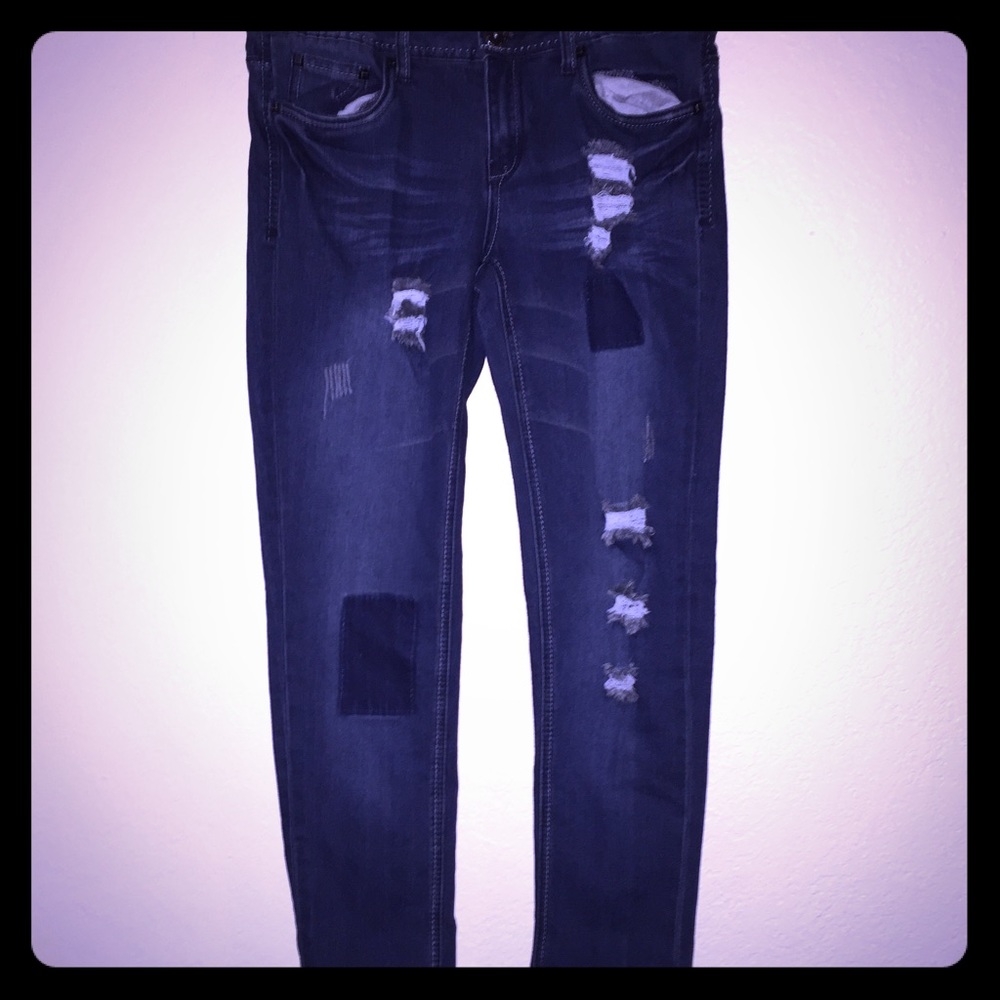 Dollhouse distressed skinny jeans size 11 (junior)