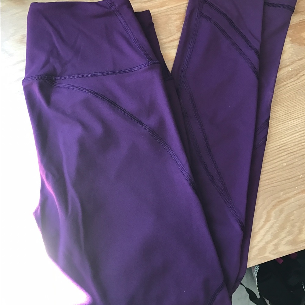 Size small. Victoria secret leggings