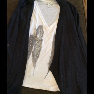American Eagle V-neck Tee!