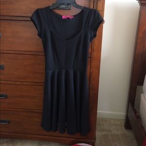 Skater dress in black