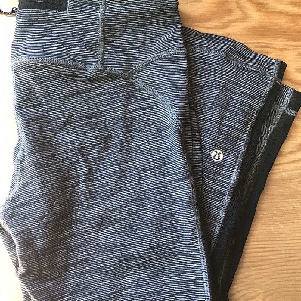 Size 6. Lululemon crop legging