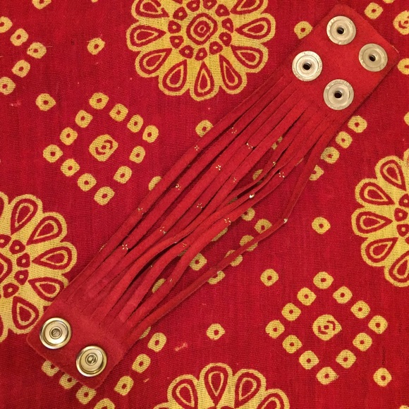 Red leather studded cuff - Picture 3 of 3