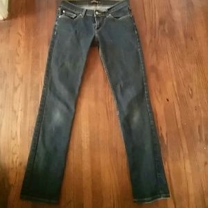 Levis