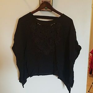 Cropped embroidered top! Cropped embroidered top!