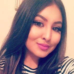 Meet your Posher, Elizabeth