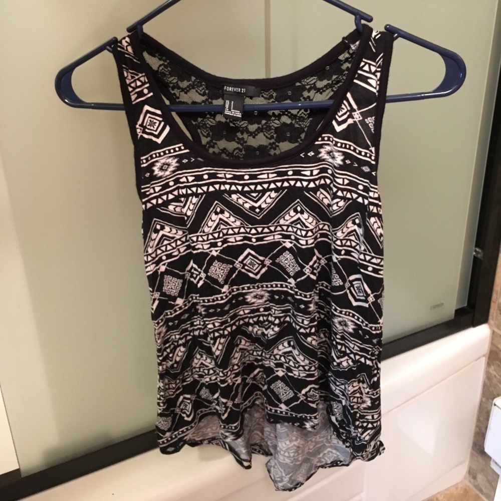 Black tank with laced back❤