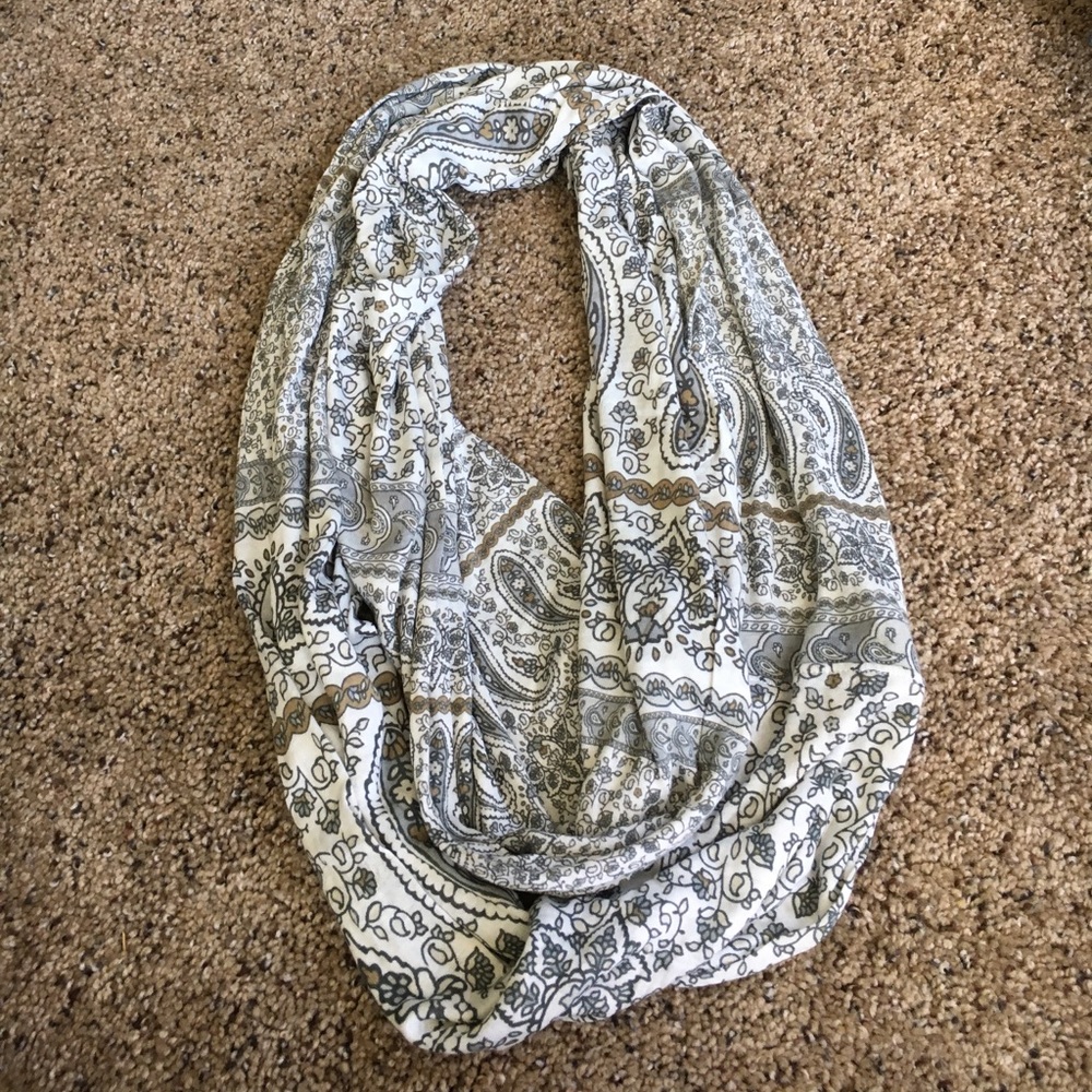 Infinity scarf