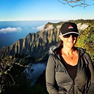 Meet your Posher, Elise