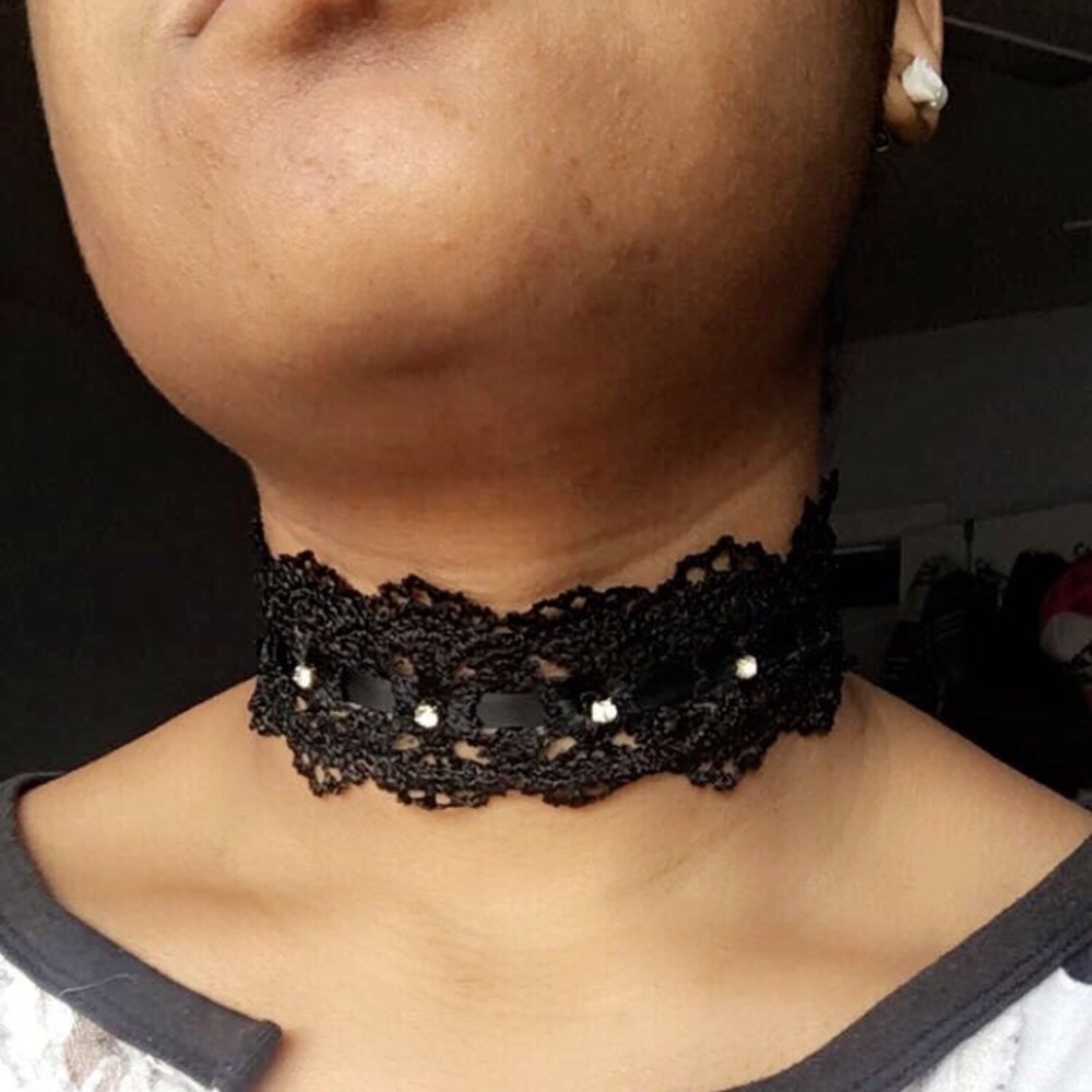 Black Lace Chocker