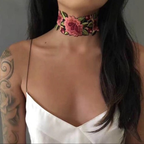 Jewelry - Embroidered Floral Choker