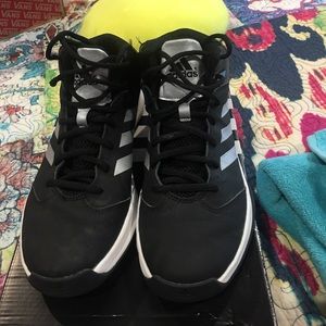 Adidas Isolation 2 basketball sneakers