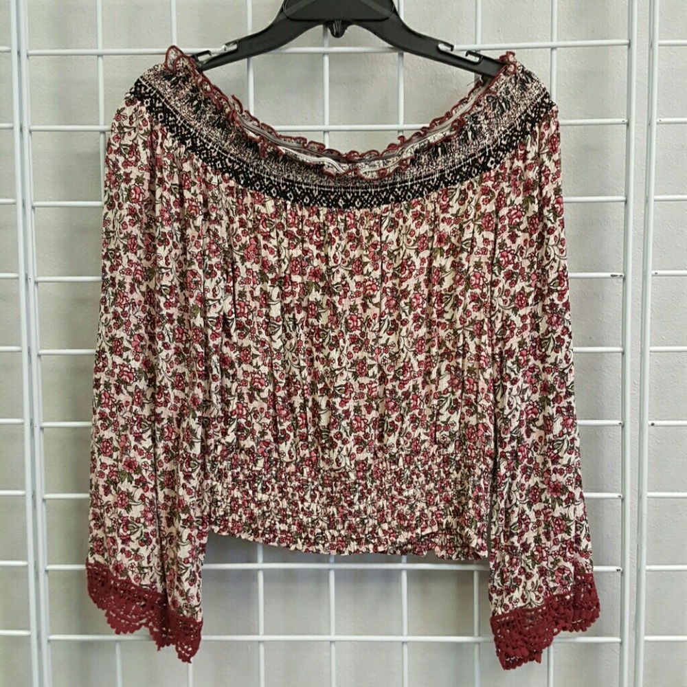 SOLD❤❤❤Nwt American Rag Smocked Floral Top