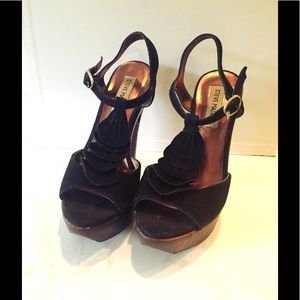 Steve Madden Leather Ruffle Wood Sole Heels