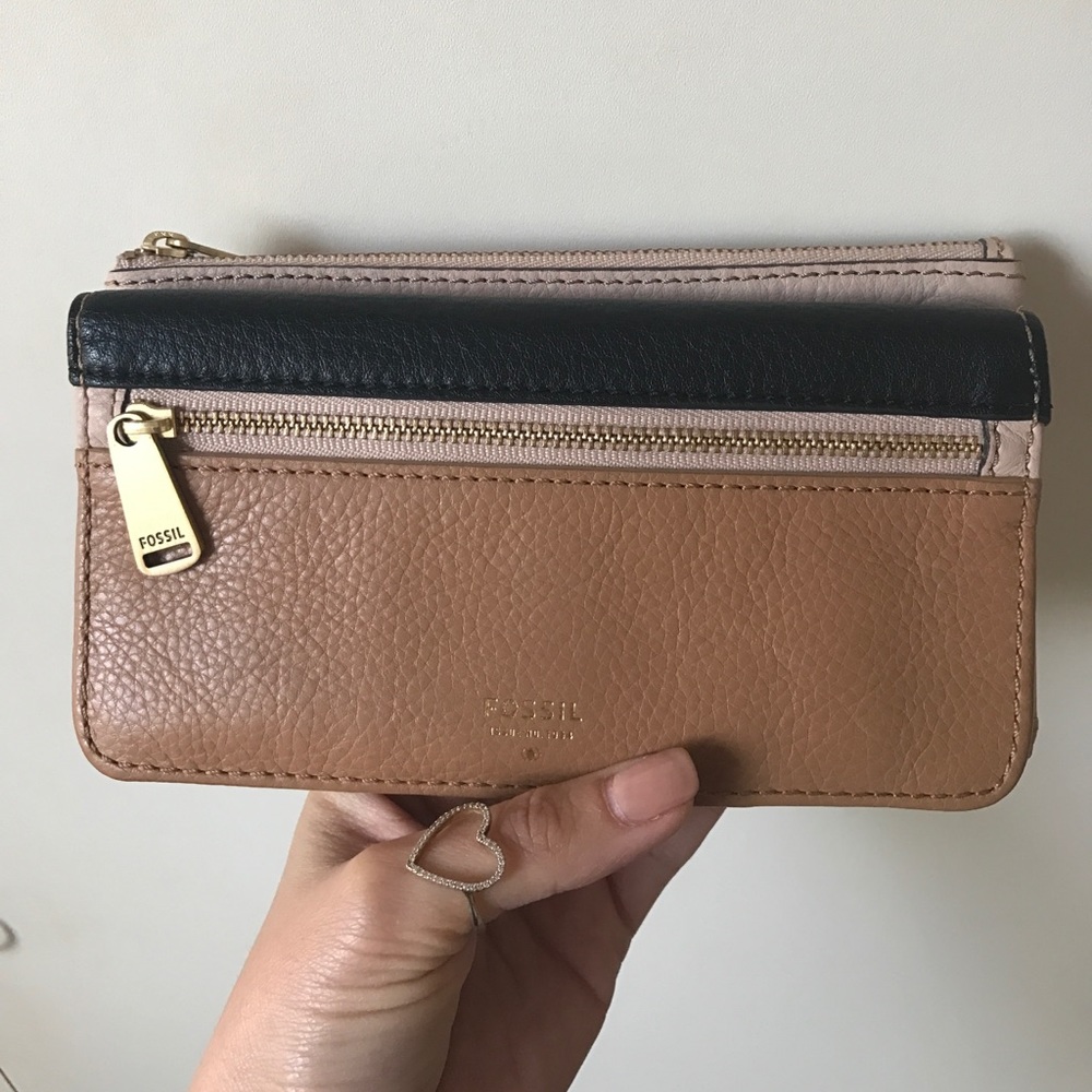 Two toned fossil wallet