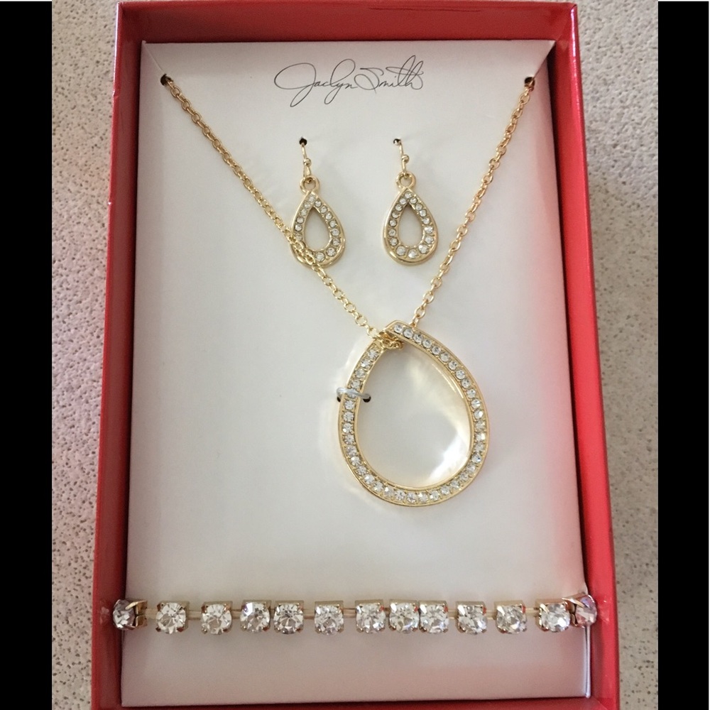Necklace Bracelet & Earring Set