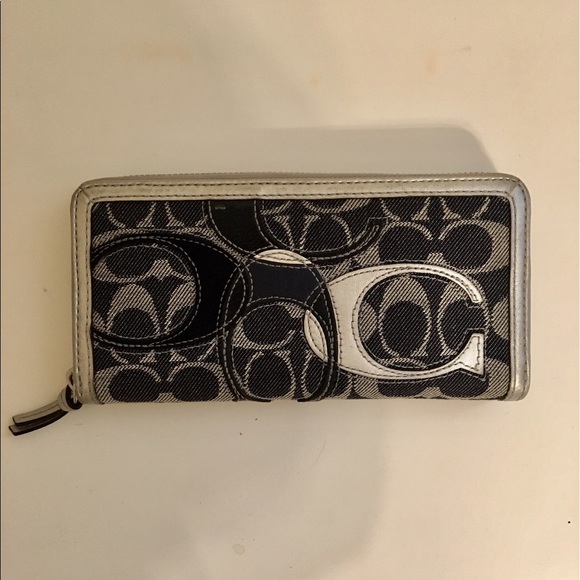 Coach wallet - Picture 1 of 3