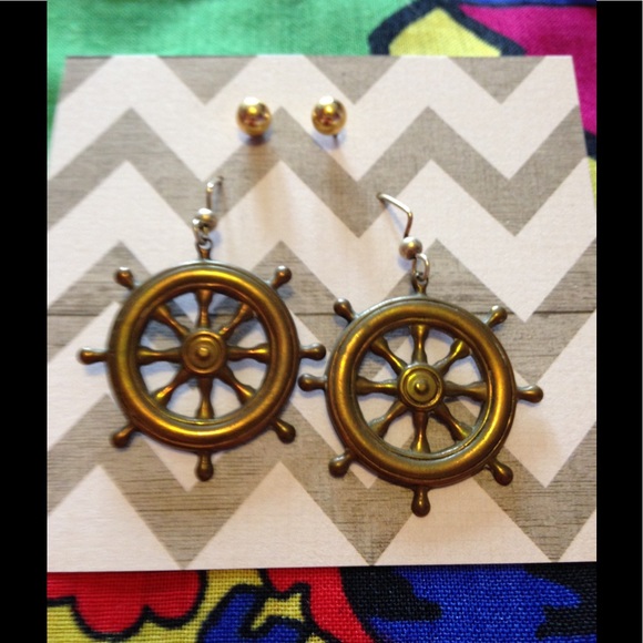 Vintage brass ship's wheel earrings - Picture 1 of 1