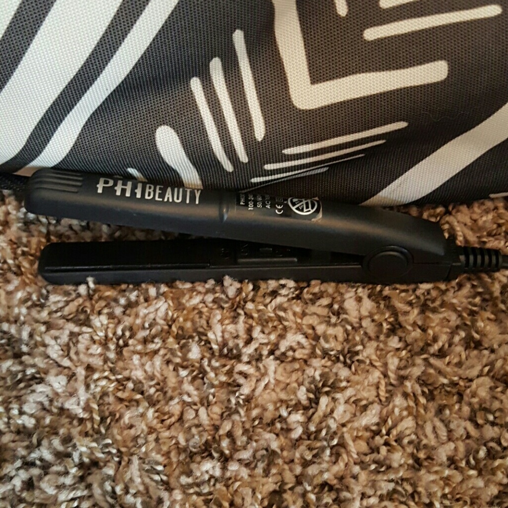 PHI Beauty mini straightener