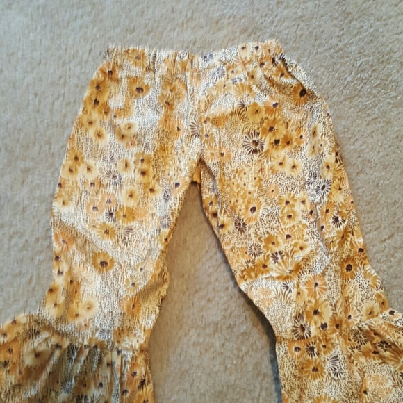 Boutique Ruffled Pants - Picture 2 of 2