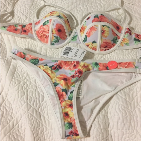 Small swimwear floral forever 21 - Picture 1 of 1