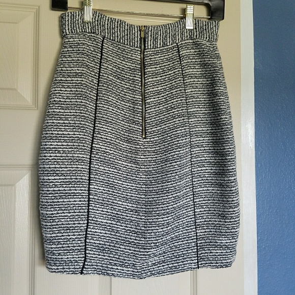 H&M Pencil Skirt - Picture 2 of 5