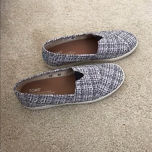 Brand New Toms Avalon Pink/Black Boucle