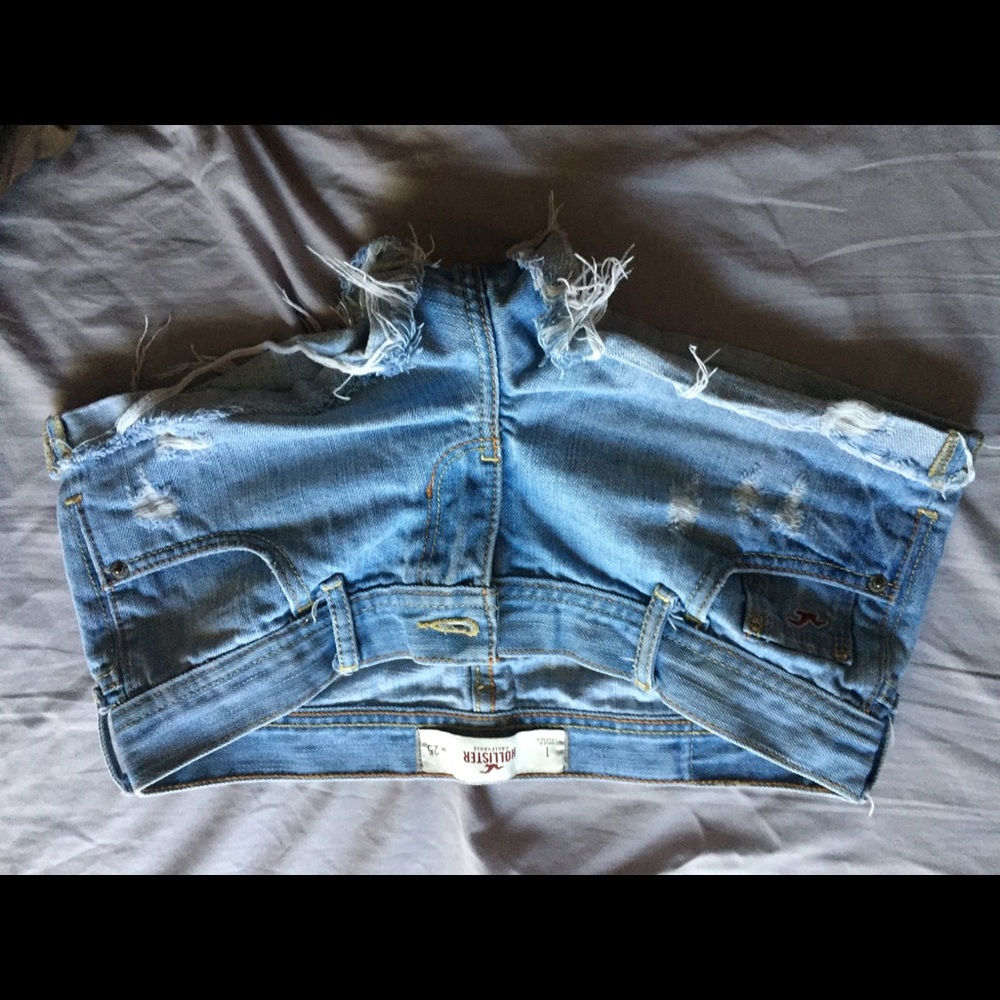 Light hollister shorts