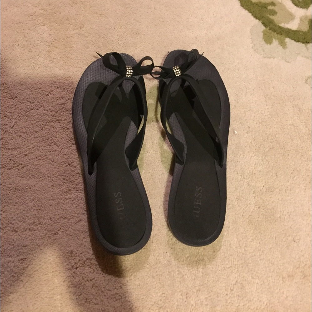 Black guess flip flops