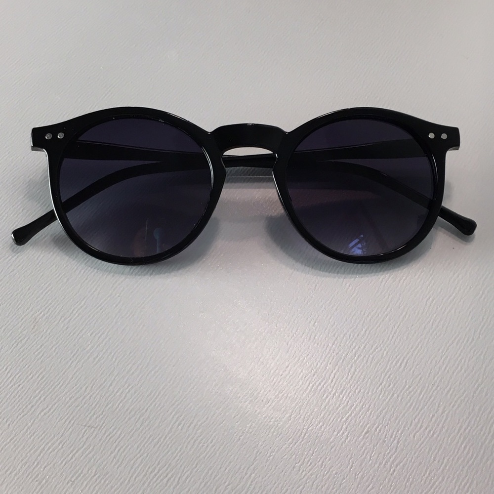 ❗️1 LEFT❗️Black round cat eye sunglasses - Picture 2 of 5