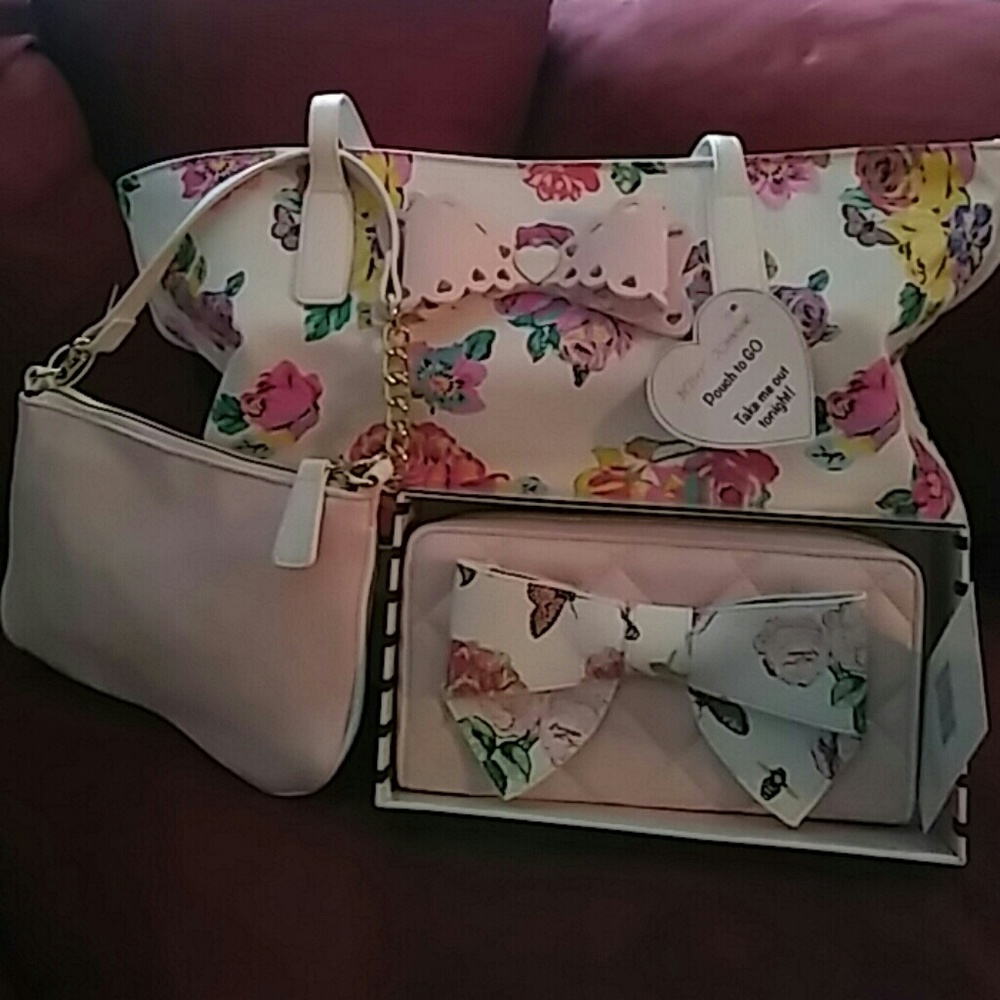 !SALE! nwt Betsey Johnson bag