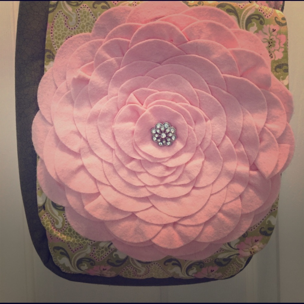 Beautiful Pink,  Jewel Embellished Crossbody Bag!