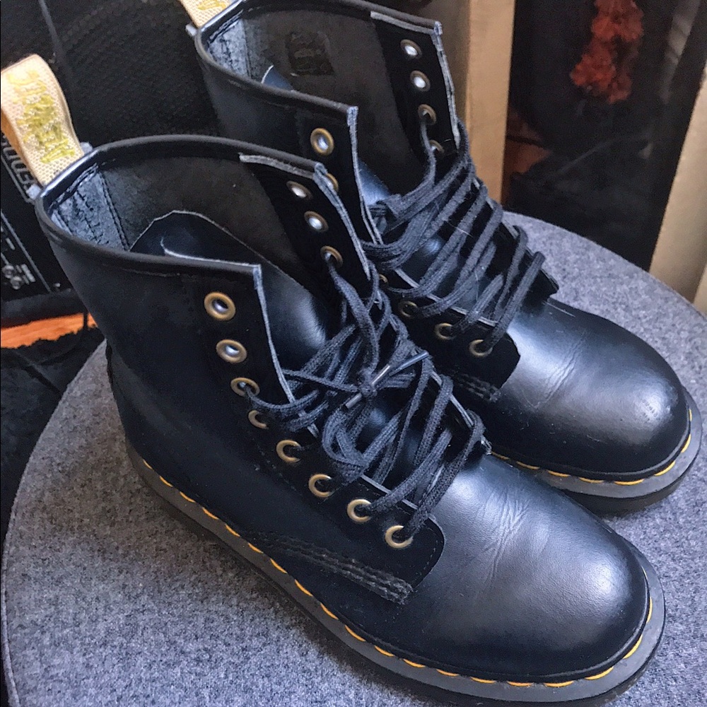 vegan dr. martens 1460