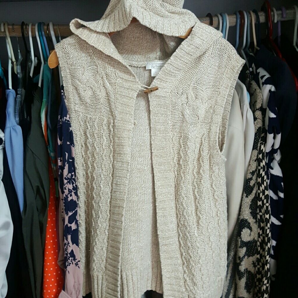 Hooded sweater vest