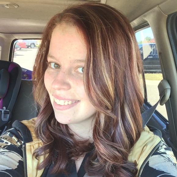 Meet your Posher, Tia - Picture 1 of 1