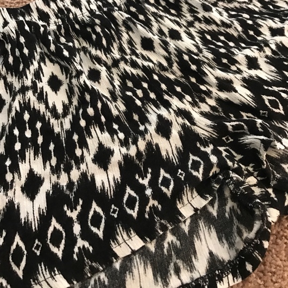 Aztec print shorts. - Picture 2 of 4