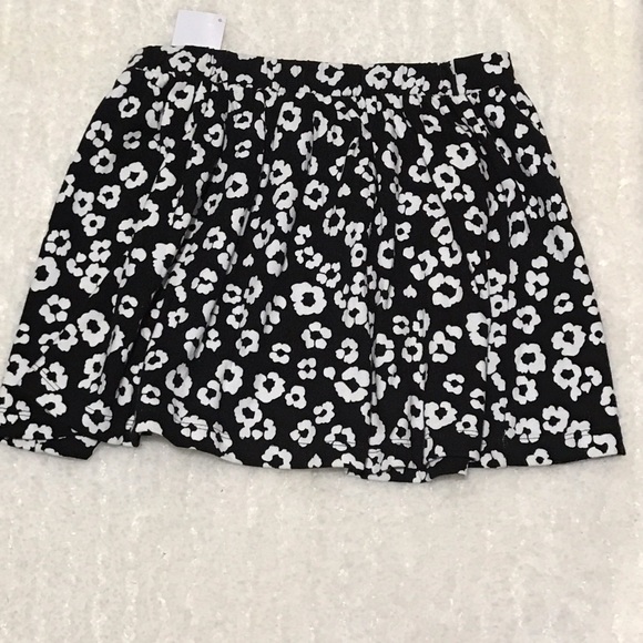 Size 7 Leopard Print Skirt Black/White - Picture 2 of 2